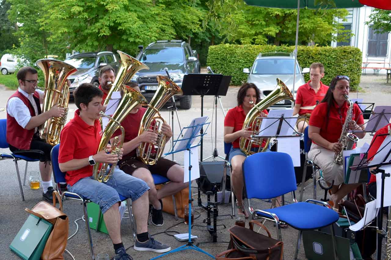 07_Musikverein-Langweid_Biergarten-Scherneck-2018_04_Titel_1280x853px.jpg