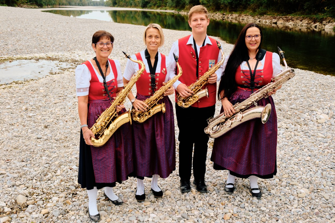 01_Musikverein-Langweid_Saxophone_2023.jpg